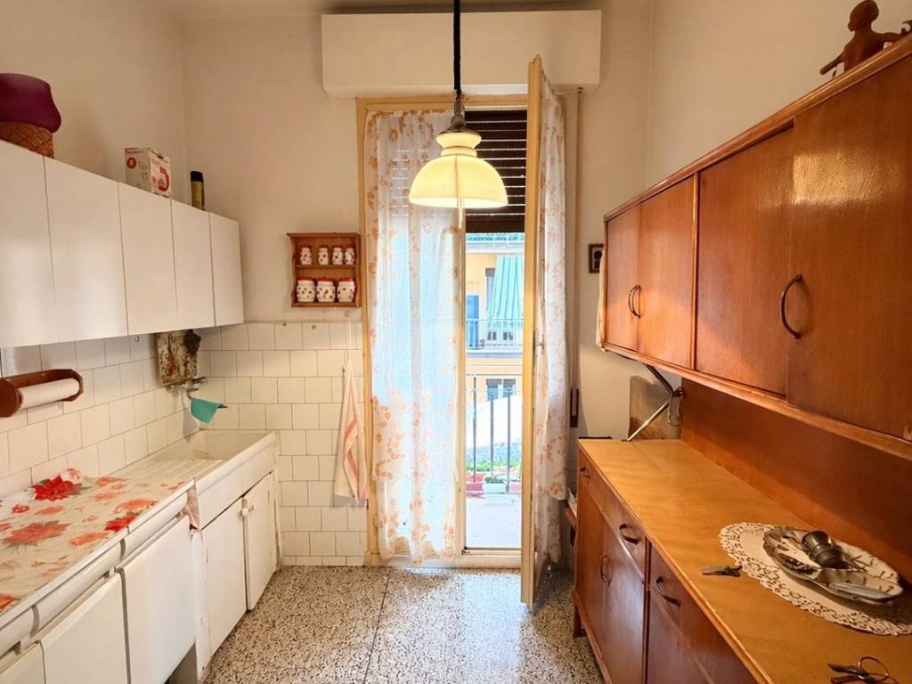 appartamento in vendita a Bologna in zona Saragozza