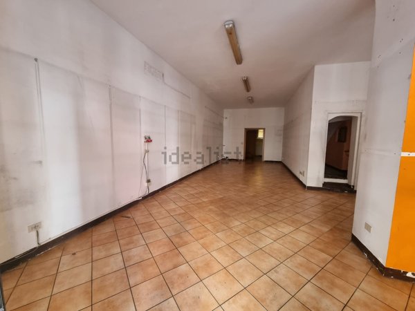 negozio in vendita a Bologna in zona Centro Storico