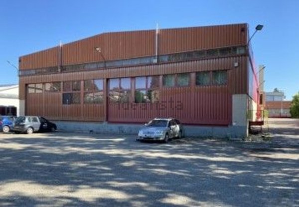 locale di sgombero in vendita a Bologna in zona Corticella