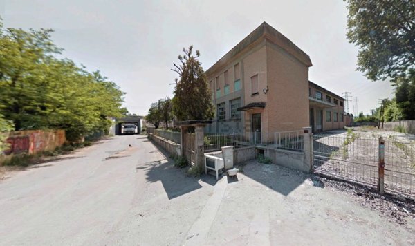 capannone in vendita a Bologna in zona Quartiere Navile