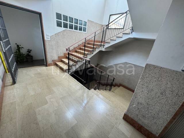 locale commerciale in vendita a Bologna in zona San Vitale