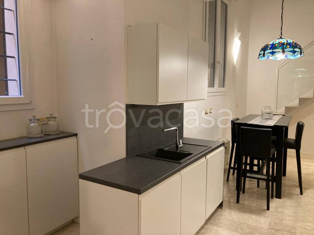 appartamento in vendita a Bologna in zona Santo Stefano