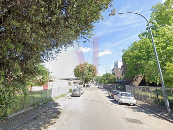 negozio in vendita a Bologna in zona Pilastro