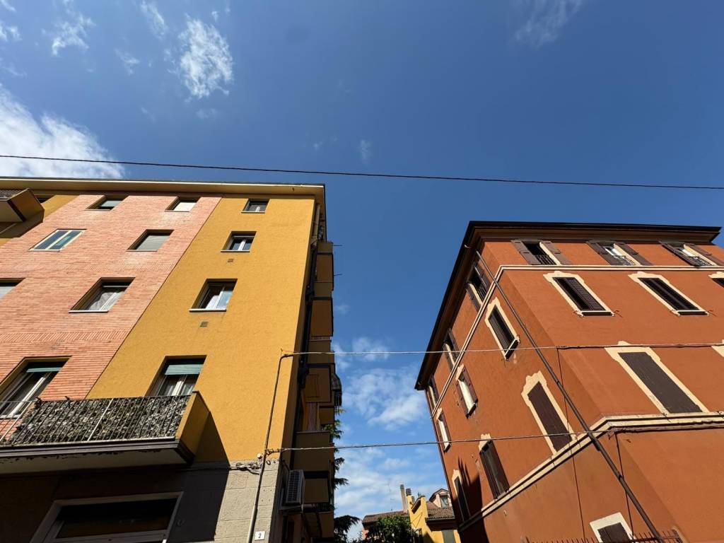 appartamento in vendita a Bologna in zona Saragozza