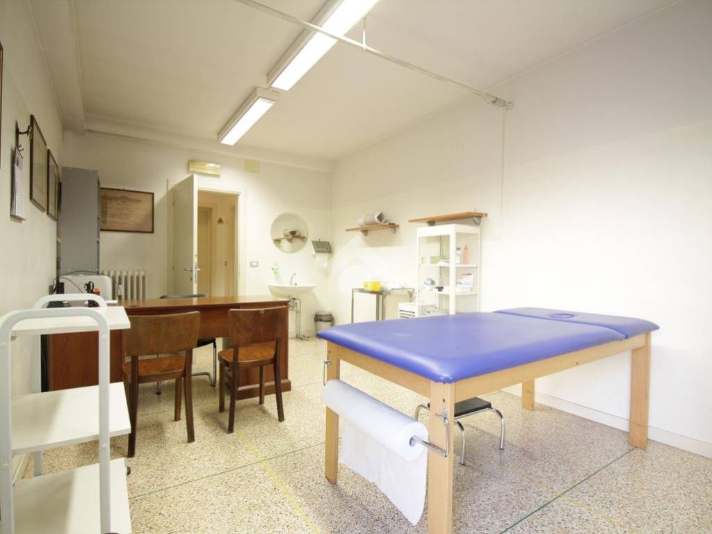 ufficio in vendita a Bologna in zona Reno