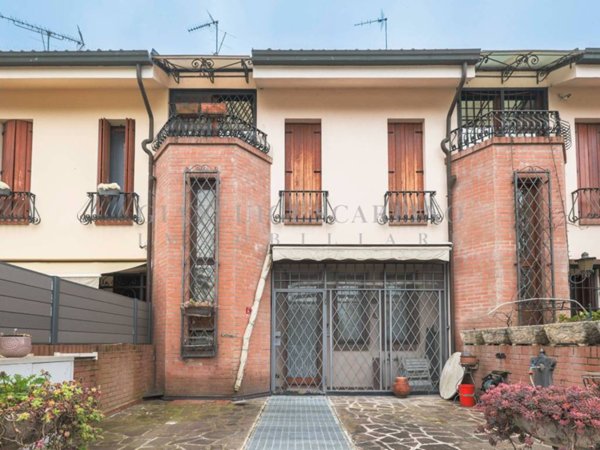 casa indipendente in vendita a Bologna in zona Corticella