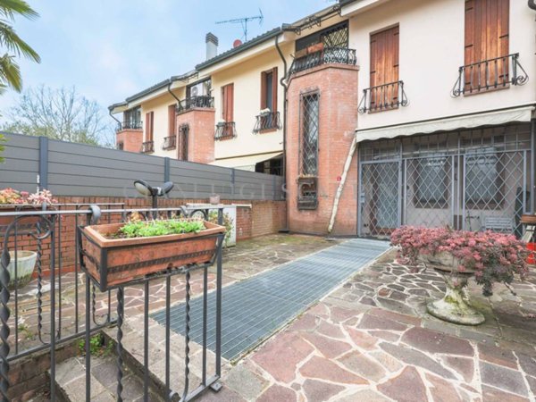 casa indipendente in vendita a Bologna in zona Bolognina