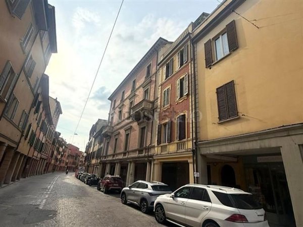 appartamento in vendita a Bologna in zona Saragozza