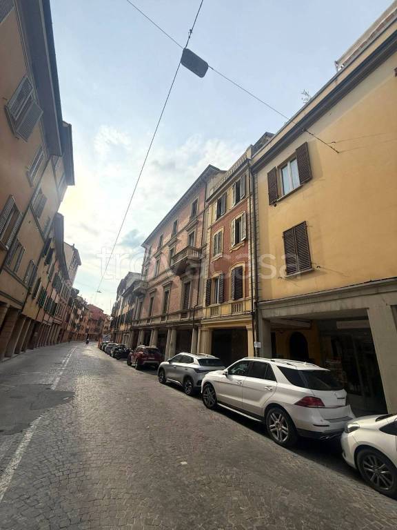 appartamento in vendita a Bologna in zona Saragozza