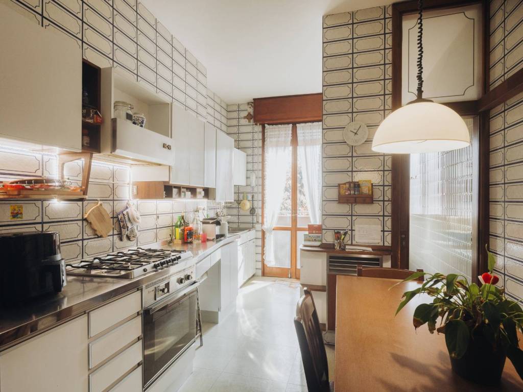 appartamento in vendita a Bologna in zona Saragozza