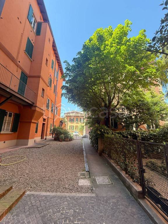 appartamento in vendita a Bologna in zona Santo Stefano