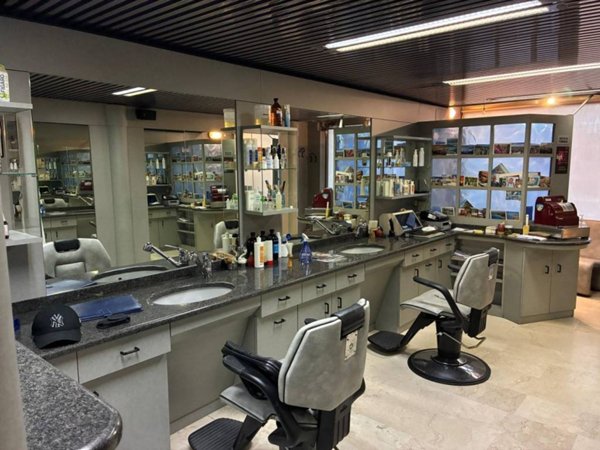 negozio in vendita a Bologna