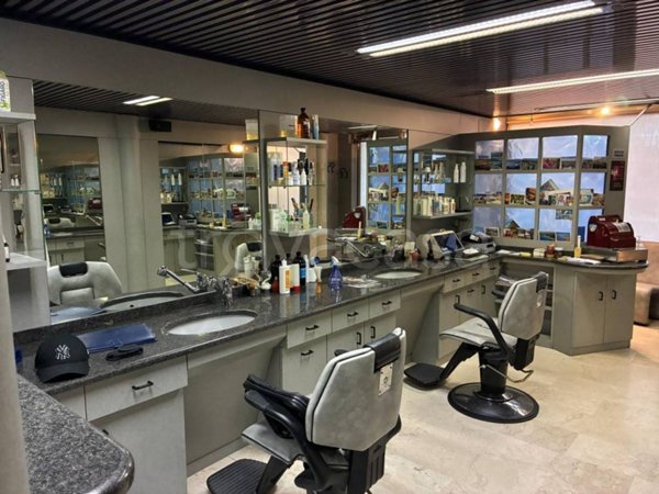 negozio in vendita a Bologna