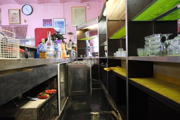 negozio in vendita a Bologna in zona San Vitale