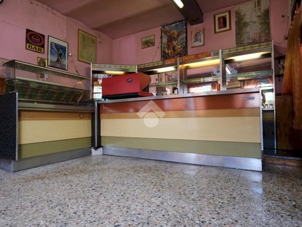 negozio in vendita a Bologna in zona San Vitale