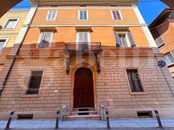 appartamento in vendita a Bologna in zona Centro Storico