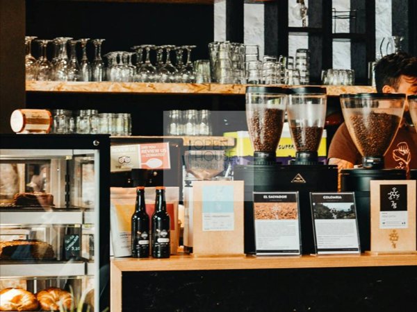 negozio in vendita a Bologna in zona Santo Stefano