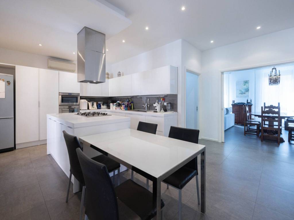 appartamento in vendita a Bologna in zona Saffi