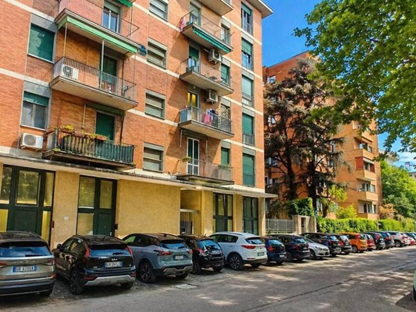 appartamento in vendita a Bologna in zona Saragozza