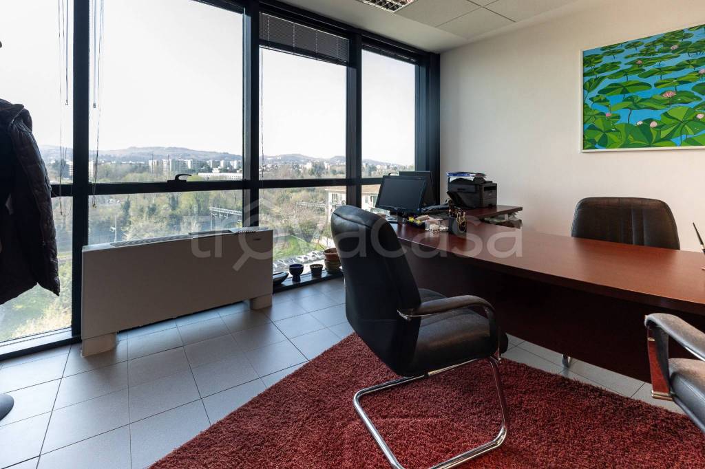 ufficio in vendita a Bologna in zona San Vitale
