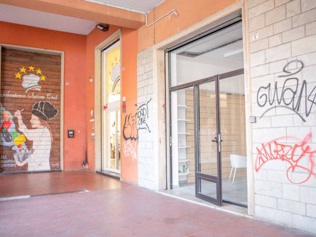 negozio in vendita a Bologna in zona San Vitale