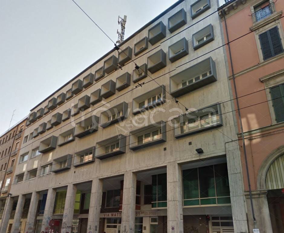 ufficio in vendita a Bologna in zona Bolognina