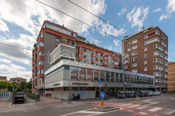 negozio in vendita a Bologna in zona Savena