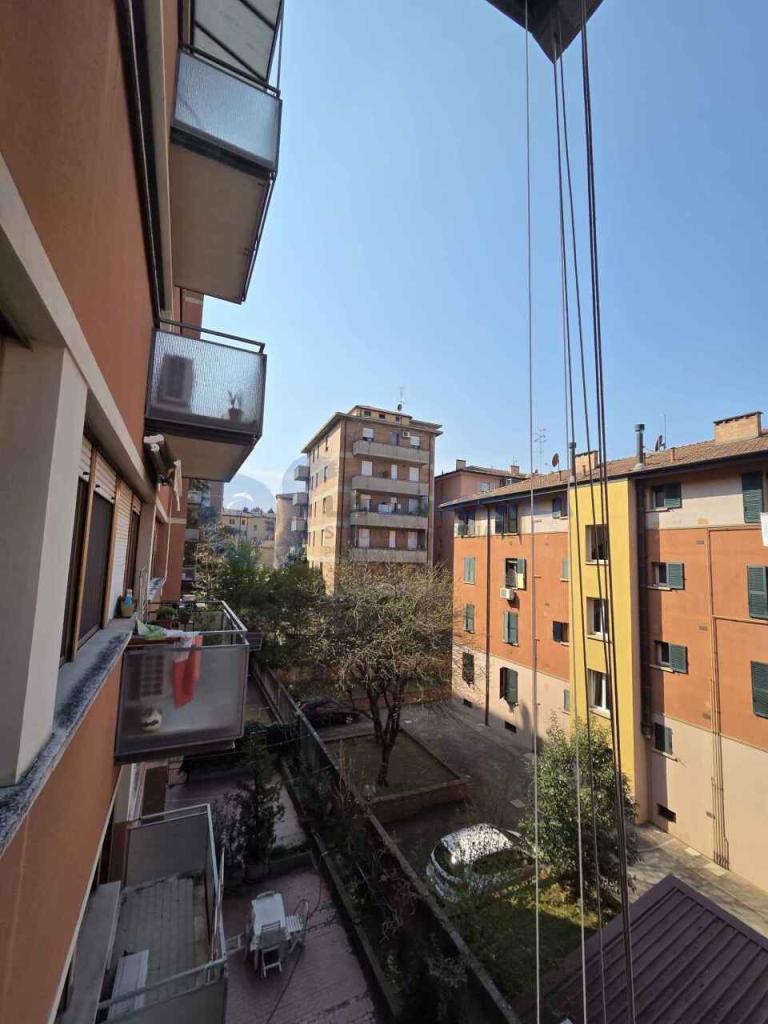 appartamento in vendita a Bologna in zona Saragozza