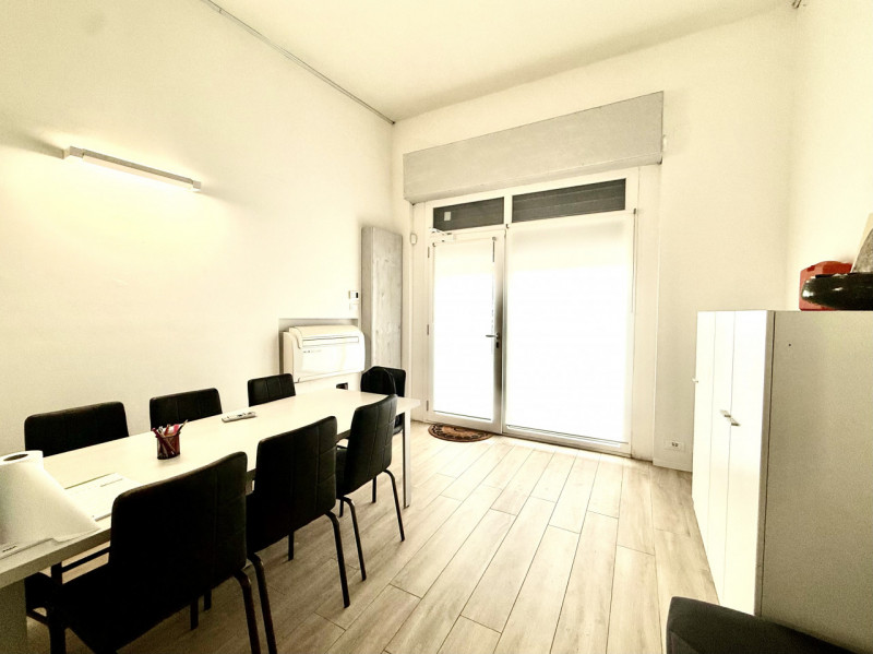 negozio in vendita a Bologna in zona San Vitale