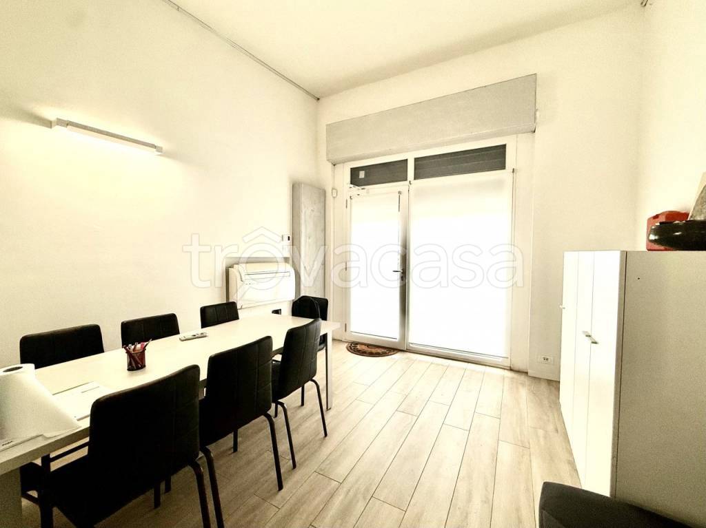 negozio in vendita a Bologna in zona San Vitale