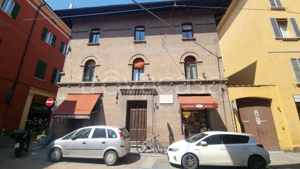 negozio in vendita a Bologna in zona Centro Storico