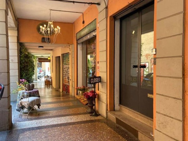 negozio in vendita a Bologna