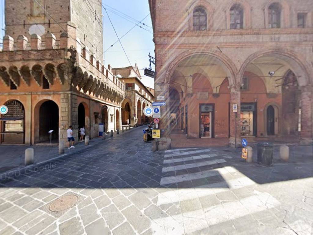 negozio in vendita a Bologna in zona Centro Storico