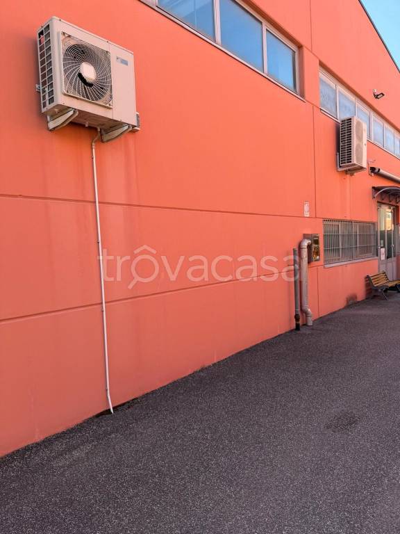 appartamento in vendita a Bologna in zona Zona Industriale Ròveri