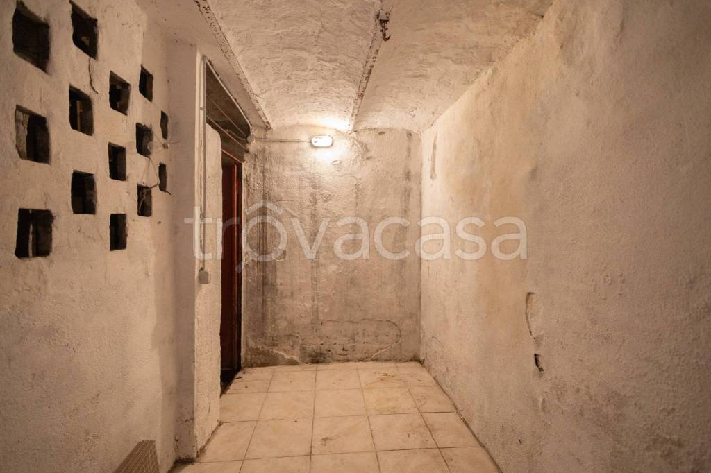 locale di sgombero in vendita a Bologna in zona Santo Stefano