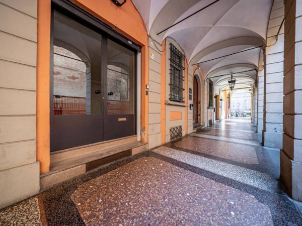 negozio in vendita a Bologna