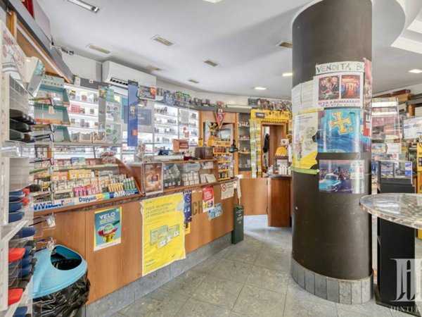 negozio in vendita a Bologna in zona Quartiere Navile