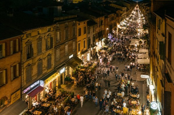 negozio in vendita a Bologna in zona Centro Storico