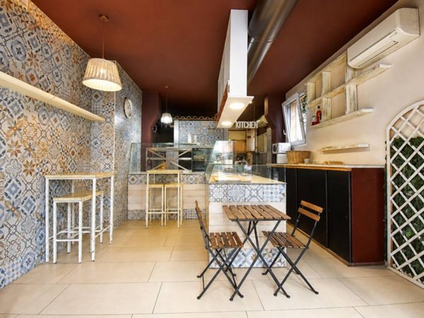 locale commerciale in vendita a Bologna in zona Savena