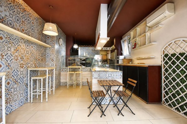 locale commerciale in vendita a Bologna
