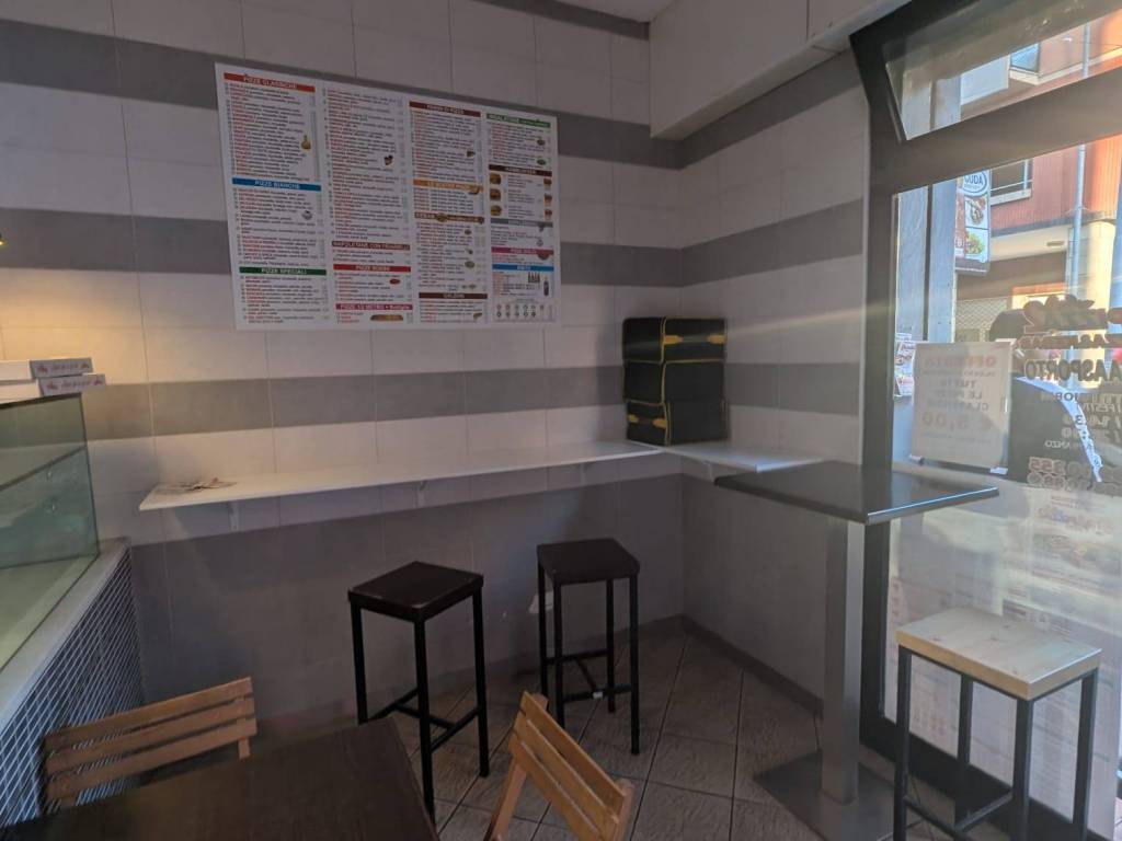 negozio in vendita a Bologna in zona Reno