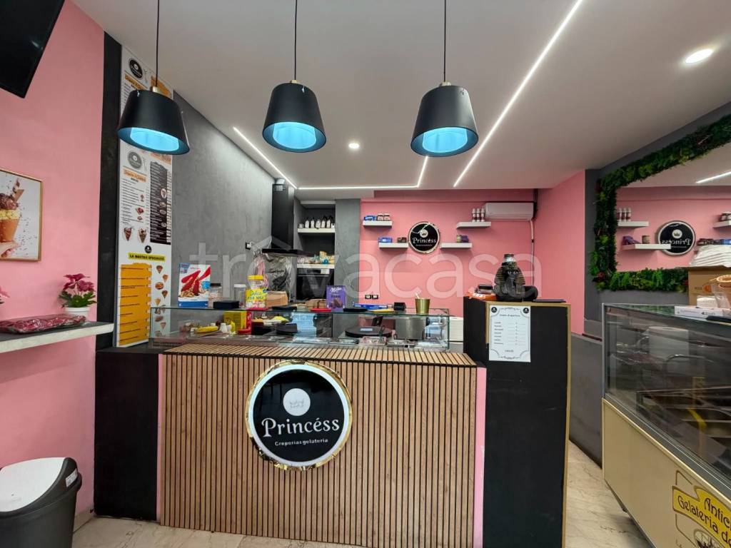 negozio in vendita a Bologna in zona San Vitale