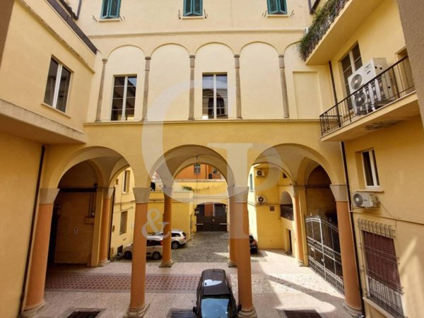 appartamento in vendita a Bologna in zona Centro Storico