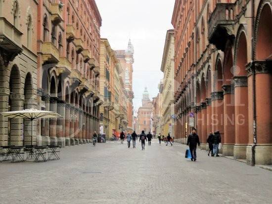 negozio in vendita a Bologna in zona Centro Storico