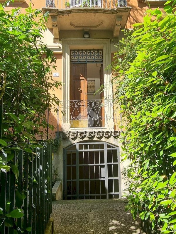 pentavano in vendita a Bologna in zona Bolognina
