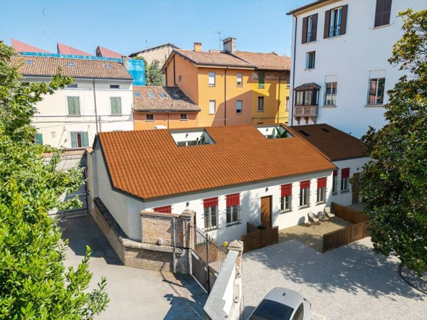 casa indipendente in vendita a Bologna in zona Centro Storico