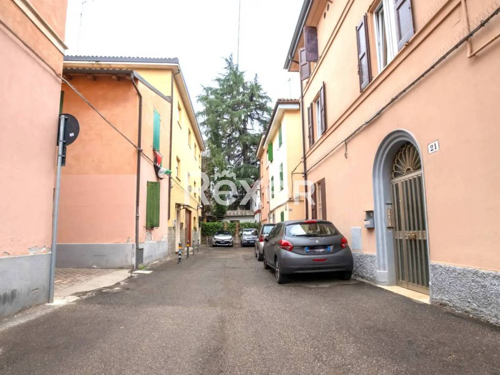 appartamento in vendita a Bologna in zona Saragozza