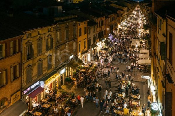 negozio in vendita a Bologna in zona Centro Storico
