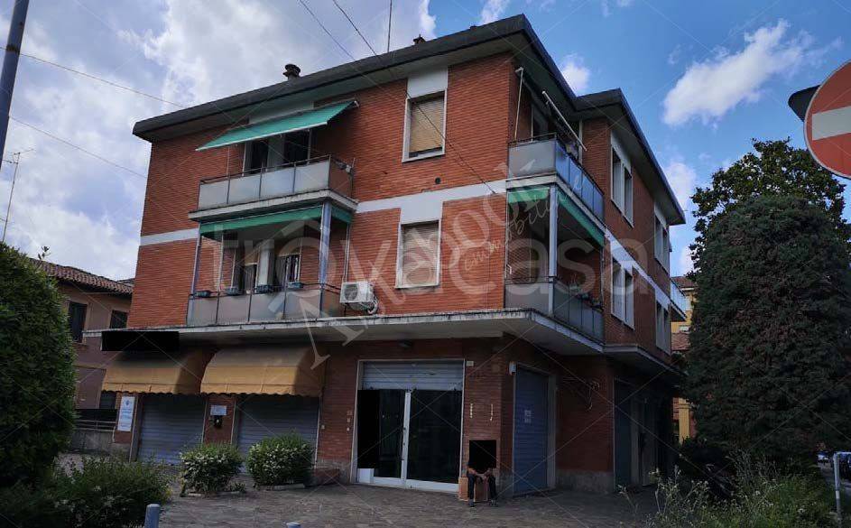 negozio in vendita a Bologna in zona Reno