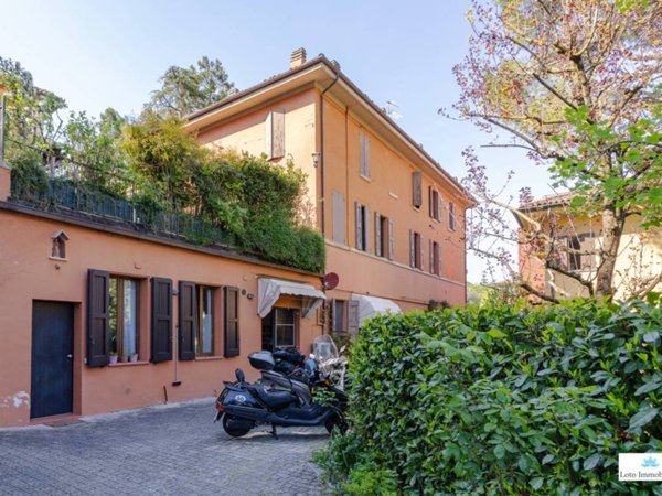 appartamento in vendita a Bologna in zona Saragozza